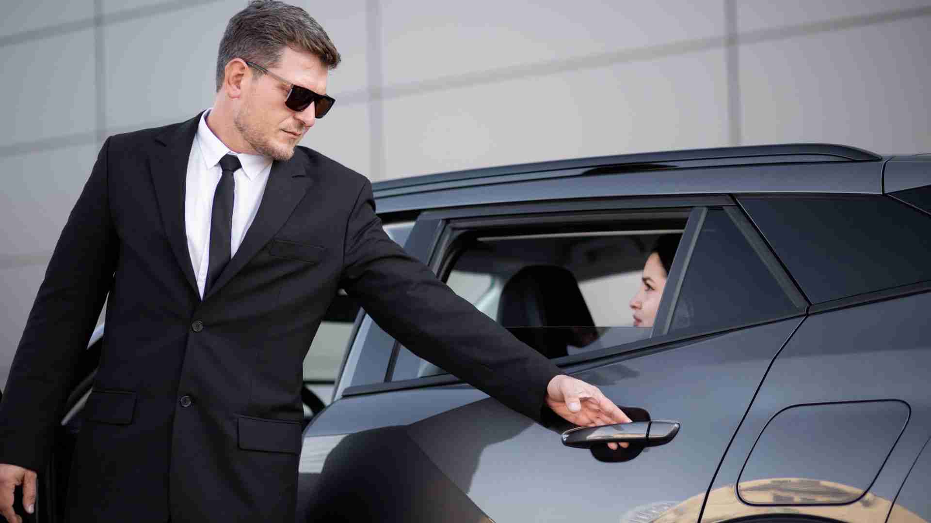 Private-chauffeur-in-northcote professional driver service
